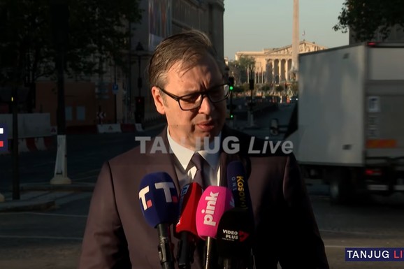 "TEŠKO JE PROGNOZIRATI U SVETU U KOJEM NEMA PRAVILA" Vučić iz Pariza o skupovima u Srbiji: "Prijavljeni su, biće ih za Vidovdan i oko njega" (VIDEO)