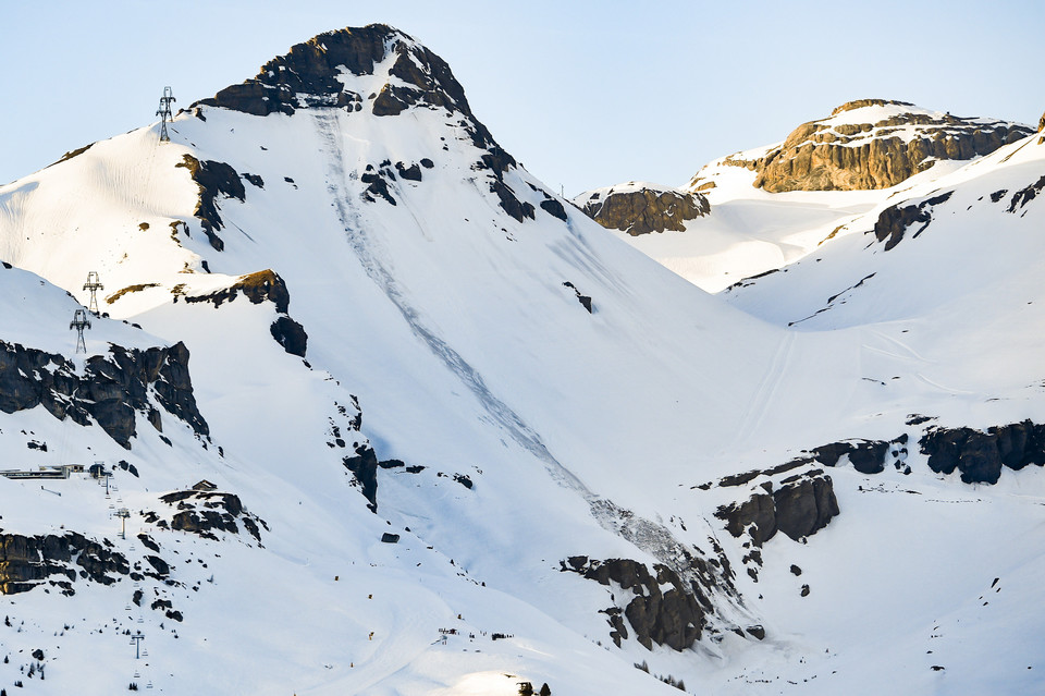 W Crans-Montana w Alpach Berneńskich w szwajcarskim kantonie Valais lawina porwała kilkanaście osób