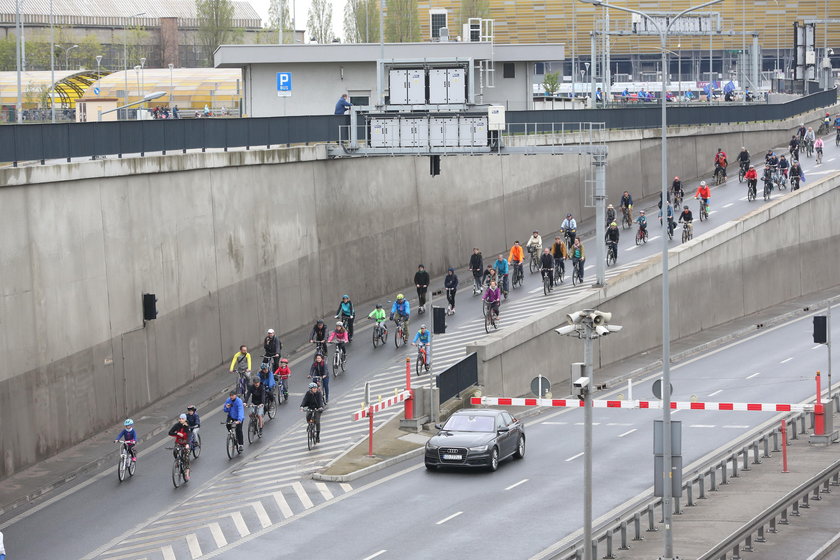 Rowerzyści świętowali 3 rocznicę otwarcia tunelu pod Martwą Wisłą