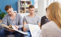 "Pokolenie koronawirusa". 40 proc. studentów modli się, a reszta? [RAPORT]