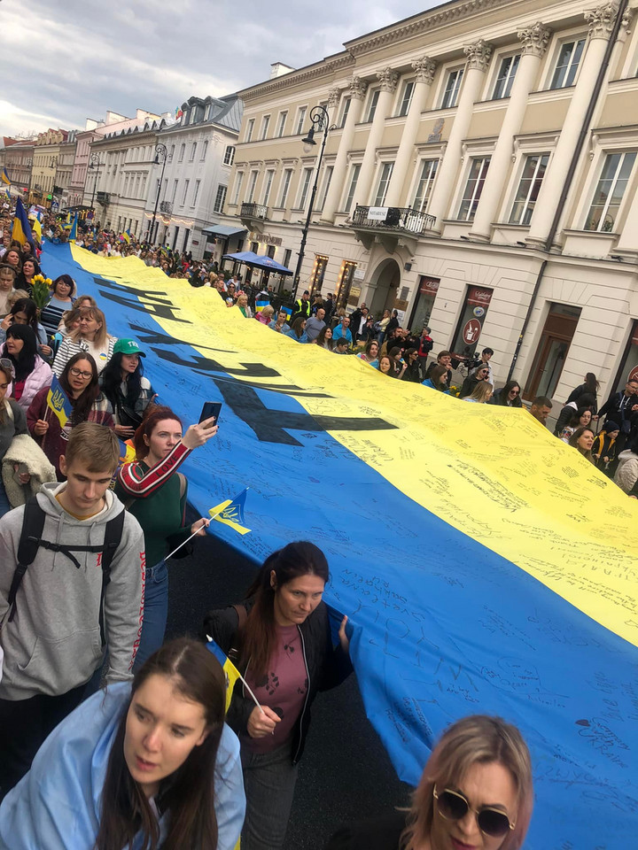 Ukraińcy wyrażają wdzięczność Polakom. W Warszawie odbył się marsz wdzięczności