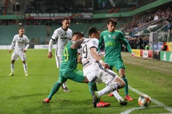 Ekstraklasa: VAR uratował Legię w doliczonym czasie gry. Cafu opluł Piecha