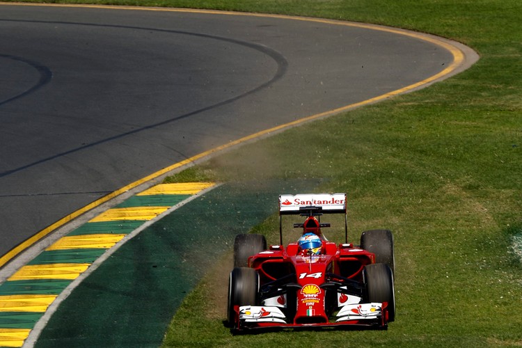 3. Fernando Alonso (Ferrari) 1.30,132 (28)