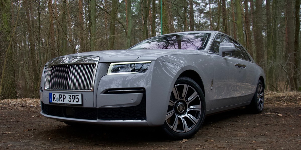 Choć - według producenta - minimalistyczny, to nadal monumentalny. Taki jest nowy Rolls-Royce Ghost. 