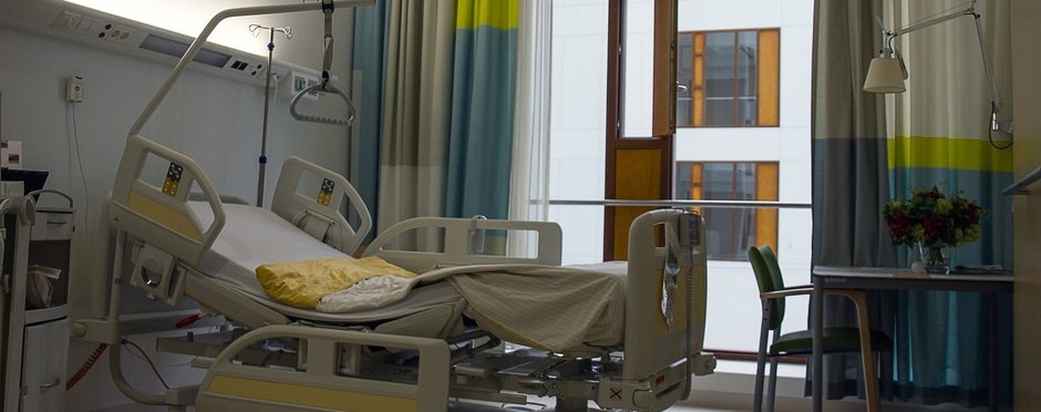 Brytyjski szpital odłączył Polaka w śpiączce od pożywienia i wody