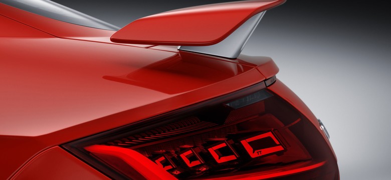 Audi TT RS szokuje nowym silnikiem! Takiego auta jeszcze nie było w historii niemieckiej marki