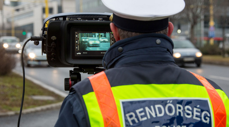 Egy napon belül kétszer kapcsolták le a külföldi gyorshajtót / Fotó: police.hu