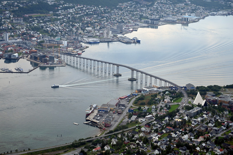 Norweskie miasto Tromso, położone 350 km na północ od koła podbiegunowego, jest celem rosyjskich operacji wywiadowczych mających na celu śledzenie ruchów wojskowych NATO i infrastruktury podwodnej