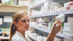 farmaceuci czekają na nowe prawo. rewolucja w przepisach reklamowych c