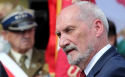 Macierewicz: Ponad wszelkie sojusze liczy się siła narodu oraz własnej armii