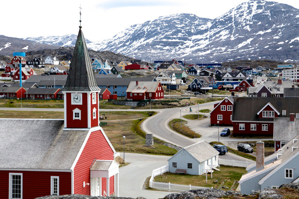 Bardzo ciepłe lato na Grenlandii spowodowało uwolnienie dużych mas ciepłej wody do Atlantyku, zdj. Nuuk, stolica Grenlandii