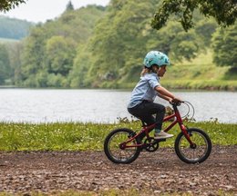 Obowiązkowe kaski do 16. roku życia: który model wybrać?
