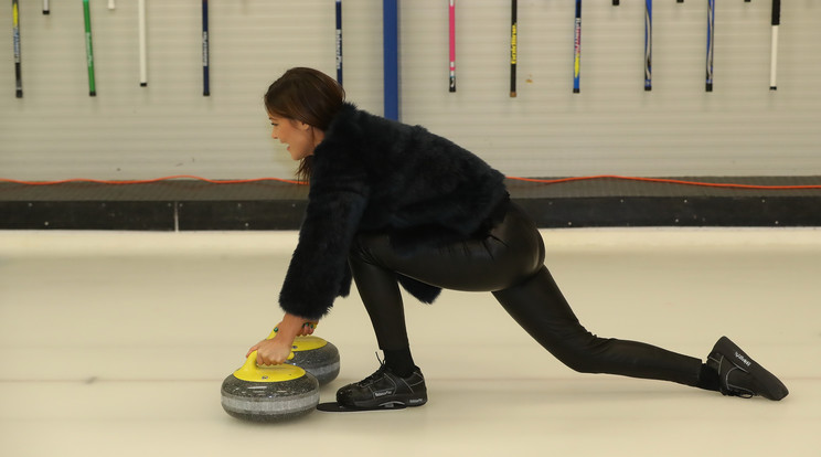 Éjjel-Nappal Budapest sztárjai curlingben mérik össze a tudásukat - Fotó: Grnák László