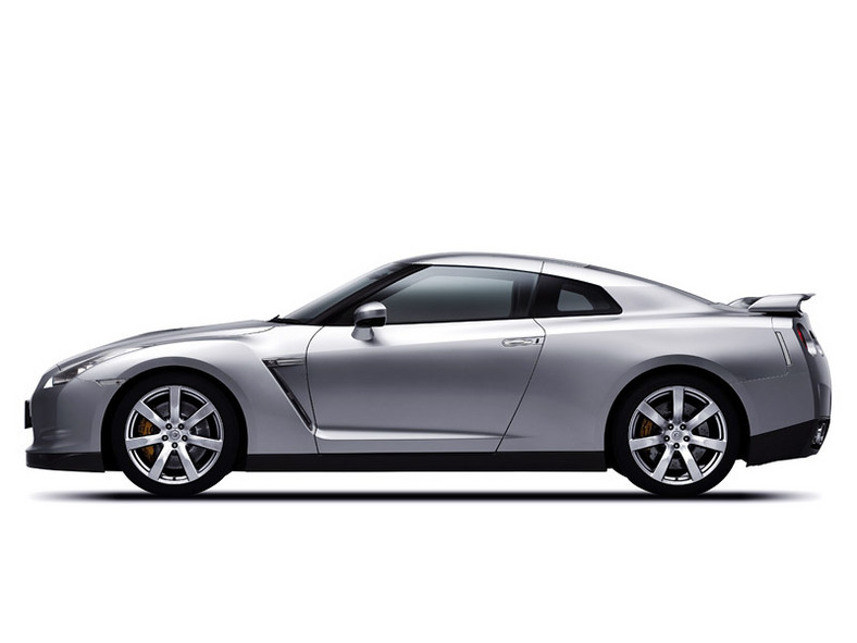 Nissan GT-R w Polsce już za 324,9 tys. zł