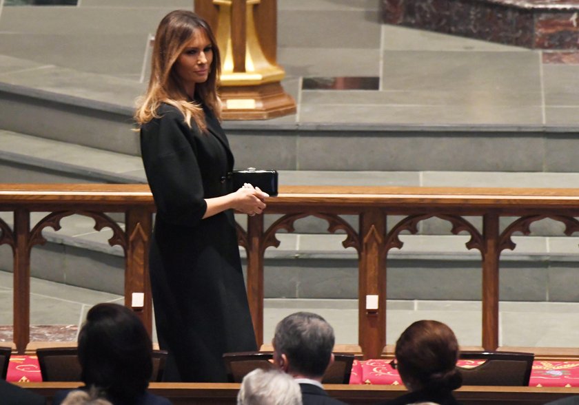 Pogrzeb byłej pierwszej damy. Prezydent nie dotarł, ochroniarze nie chcieli odejść od trumny