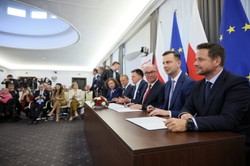 Liderzy opozycji podpisali deklarację samorządowców z Ruchu "TAK! Dla Polski"