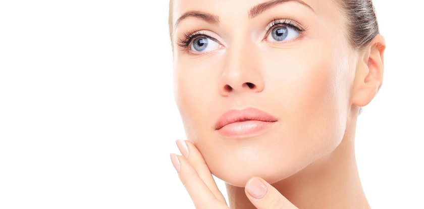 Pielęgnacja twarzy nie musi być bardzo droga. Te kosmetyki pomogą uzyskać efekt glow skin!