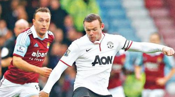 Félpályáról lőtt gólt Wayne Rooney - videó!