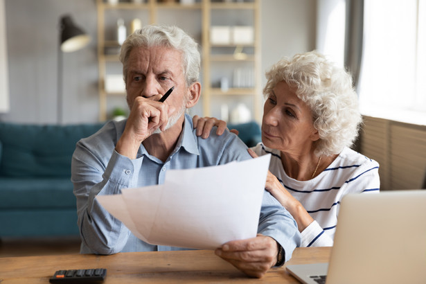 Polscy seniorzy online. Większość z nich ma bankowe konto internetowe [BADANIE]