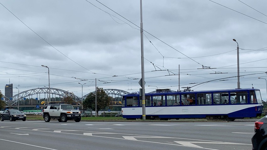 Riga ima oko 145 mostova, a ovaj na slici je poput Žeželjevog u Novom Sadu, drugom najvećem gradu u Srbiji | Foto: BBC/Dejana Vukadinović