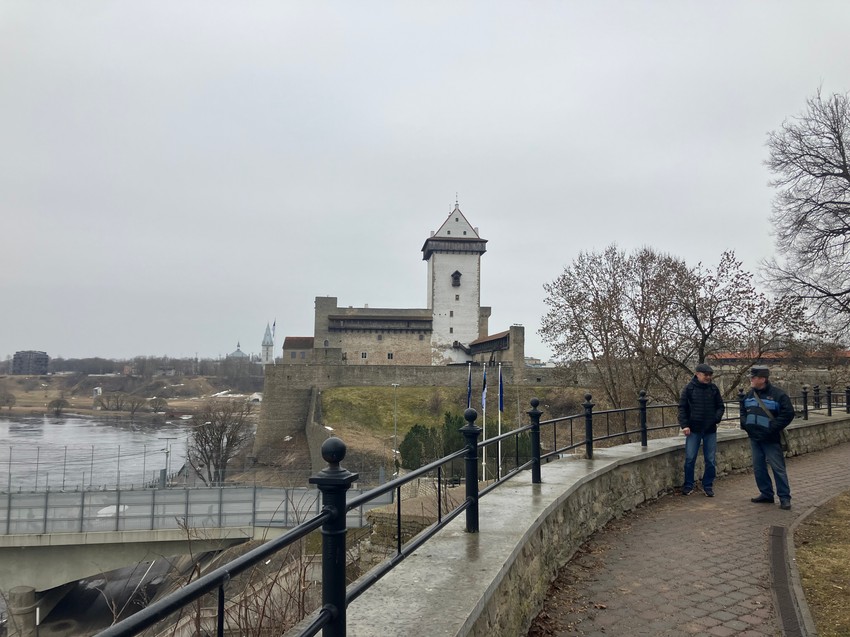 Pogled na tvrđavu u Narvi