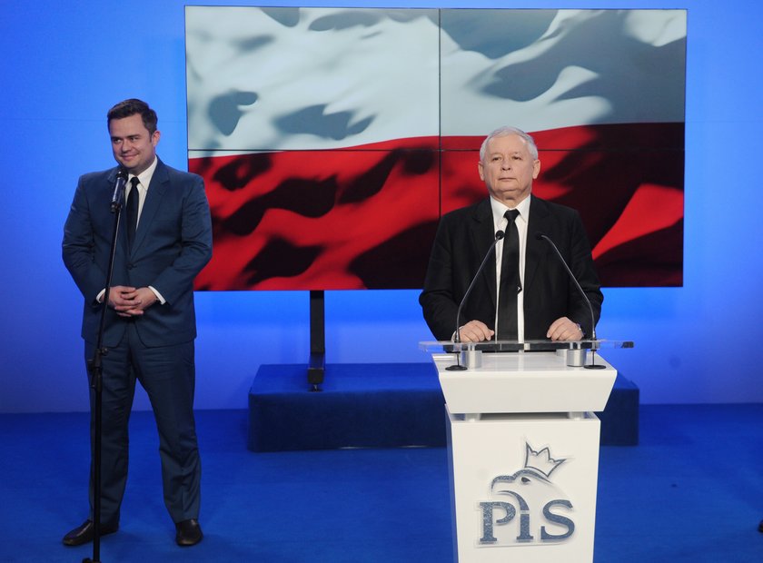 Jarosław Kaczyński prezes PiS i Adam Hofman, rzecznik partii.