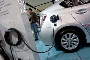 Liczba rejestracji samochodów z napędami alternatywnymi wzrosła w Polsce o 60 proc.