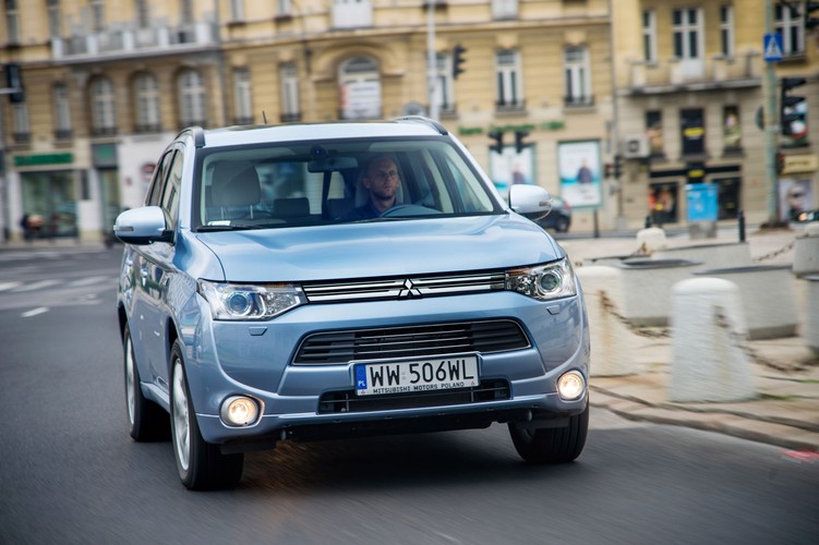 Mitsubishi outlander PHEV - spala 1,9 l/100 km?
