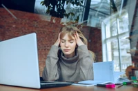 Osoba wypalona. "Nie ma siły ani poczucia swoich kompetencji"