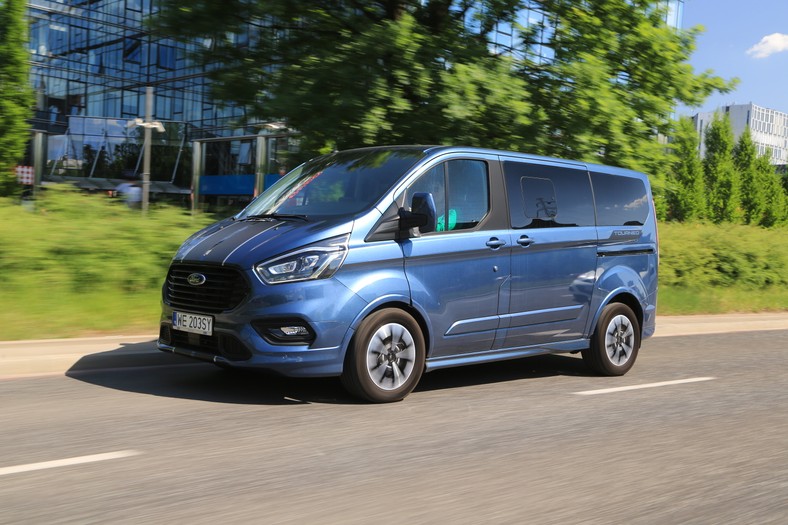 Ford Tourneo Custom 2022 салон