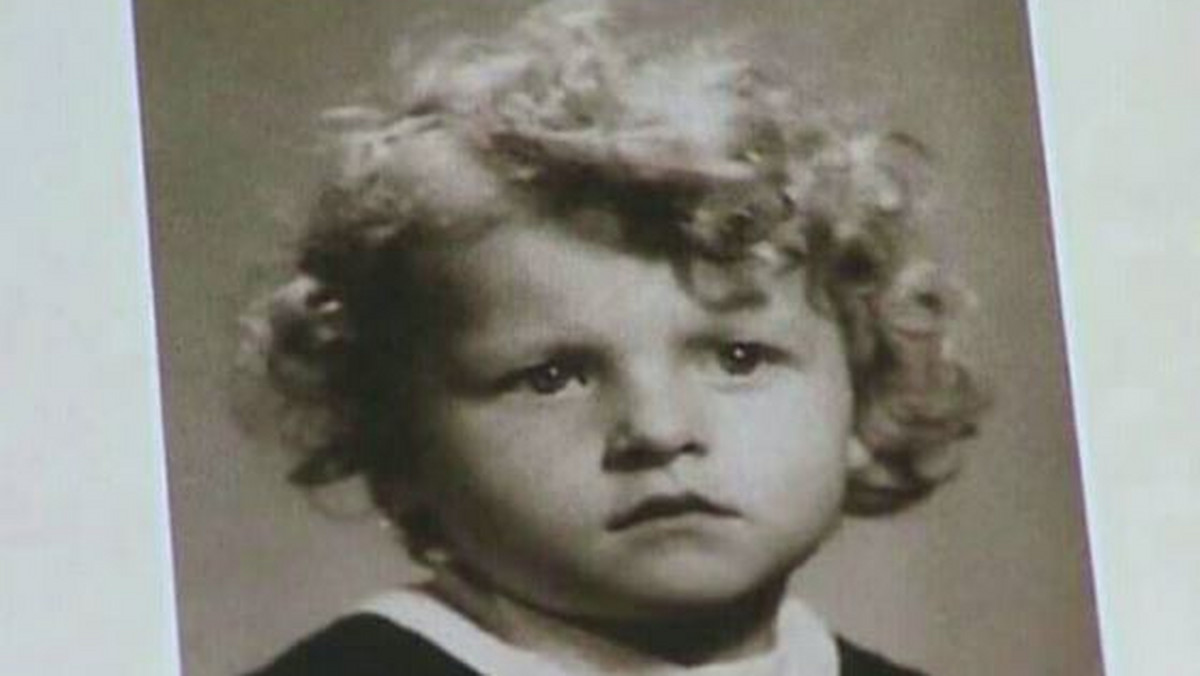 "Nadal jestem młoda" - napisała pod zdjęciem małej dziewczynki Magda Gessler. Okazuje się, że dziecko w blond lokach to... sama gwiazda! Naszym zdaniem jest bardzo podobna do swojej córki, Lary.