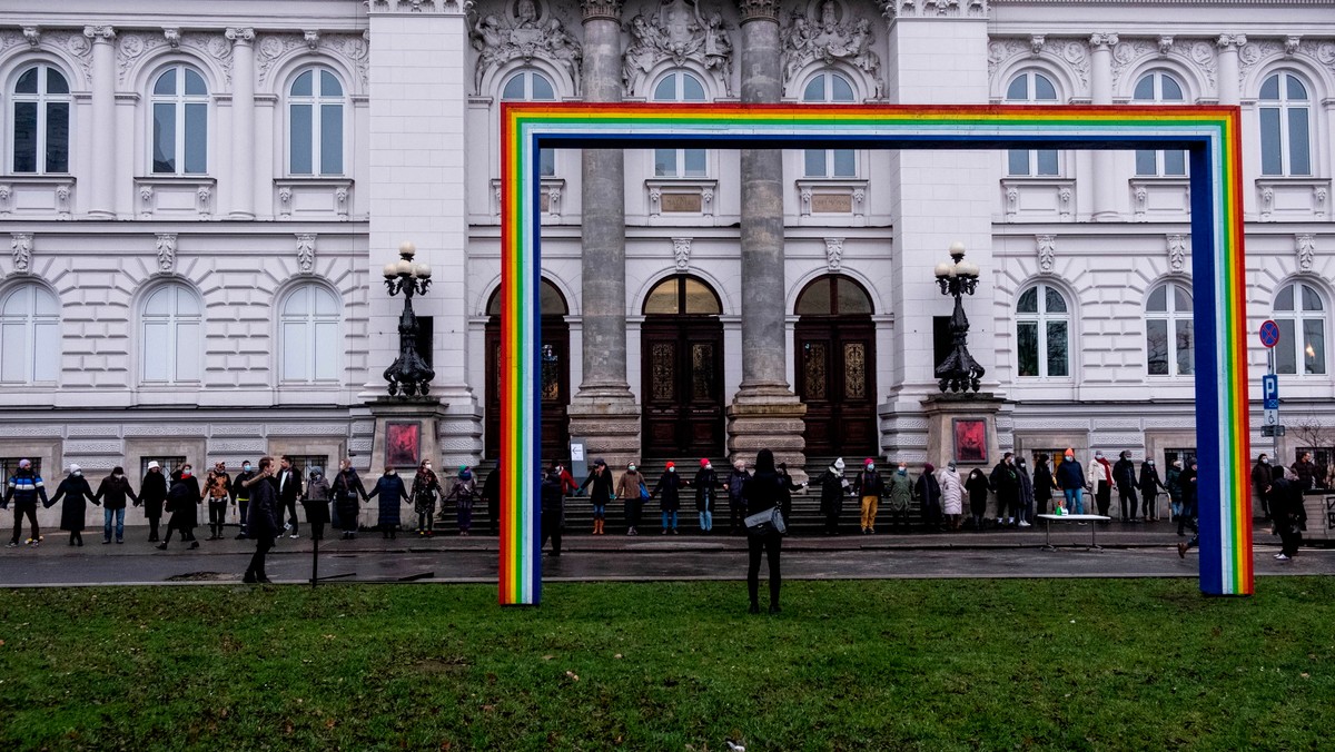 Protest przed Zachętą przeciwko mianowaniu na stanowisko dyrektora Janusza Janowskiego, Warszawa, 16 grudnia 2021 r.