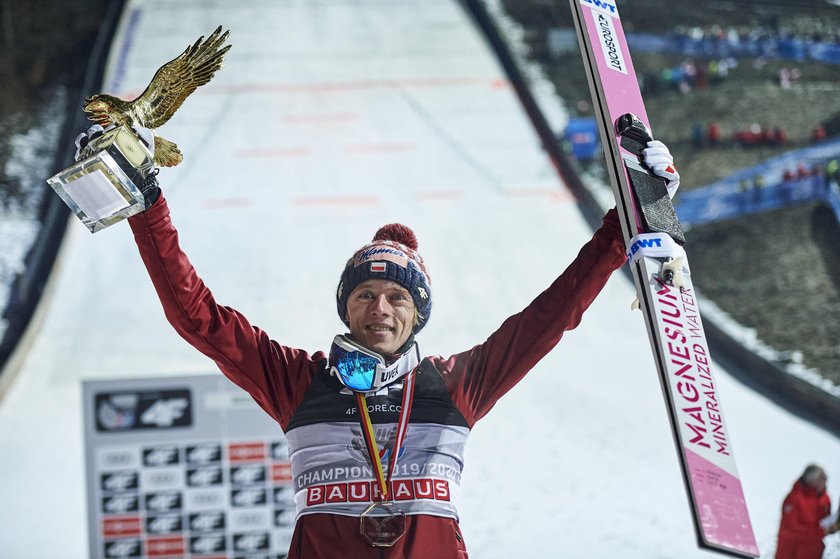 A jednak! Skoczek, który latami musiał czekać na swoje pięć minut, udowodnił, co znaczy determinacja i pokora w sporcie.