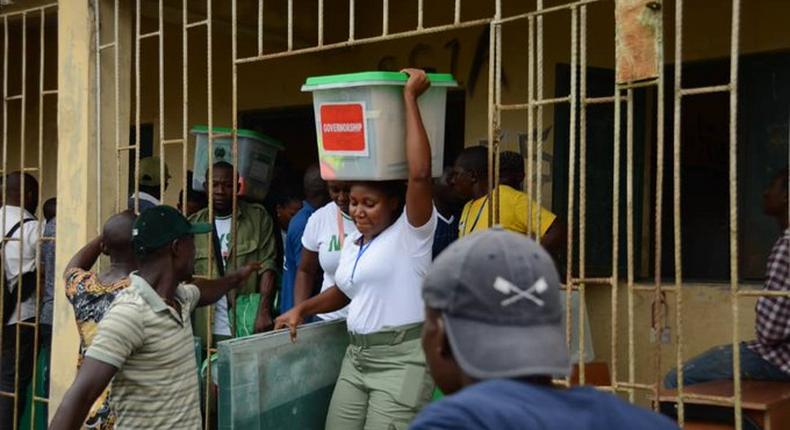 Bayelsa Elections Thugs offer assistance to INEC Ad hoc staff (Punch)