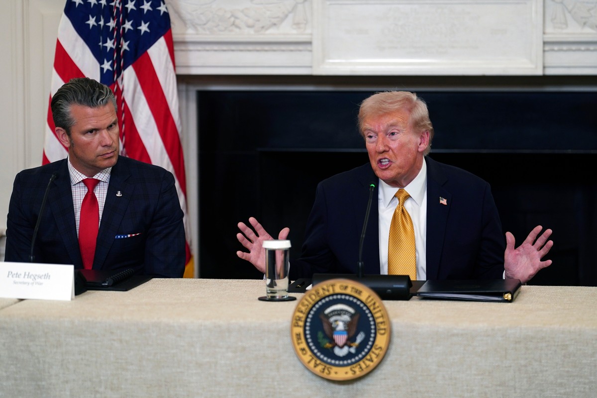 Government meeting at the White House in Washington