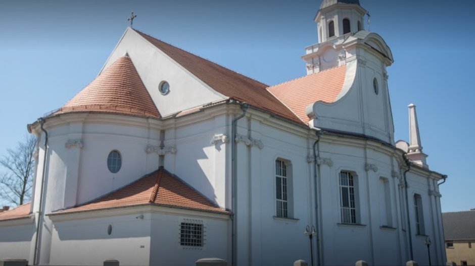 Parafianie oburzeni zachowaniem proboszcza. Miał za złe, że nie umyli okien