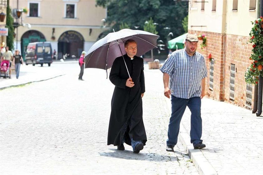 Ojciec Mateusz pomoże powodzianom