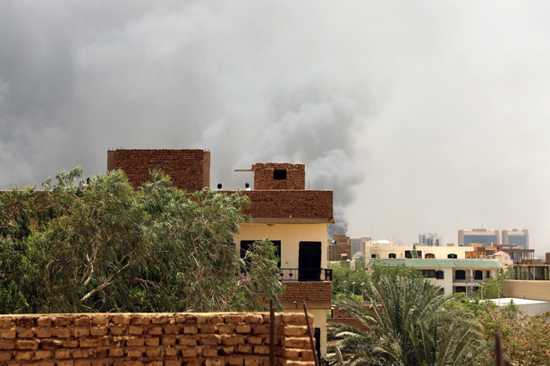 Dym, widoczny w stolicy Sudanu, Chartumie