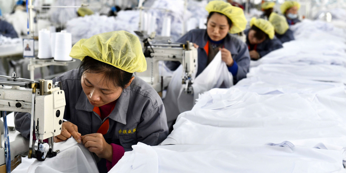 Pracownice fabryki tekstyliów w prowincji Shandong w Chinach