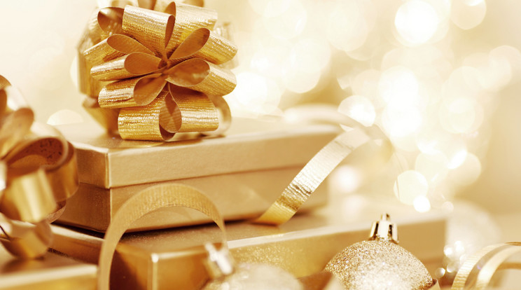 Egyre közeledik a karácsony, így sokan már az ajándékokat csomagolják 