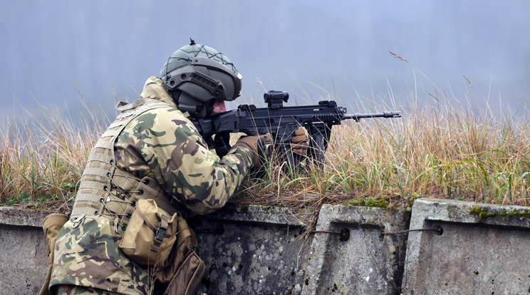 Lelőttek egy katonát Lengyelország belarusz hátáránál /Fotó: MTI/EPA-PAP/Marcin Bielecki