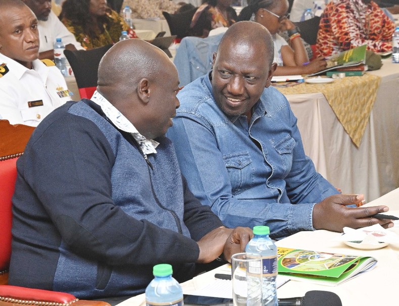 President William Ruto & DP Rigathi Gachagua consulting at a Parliamentary Group meeting with Kenya Kwanza MPs in Naivasha, Nakuru County on September 17, 2022