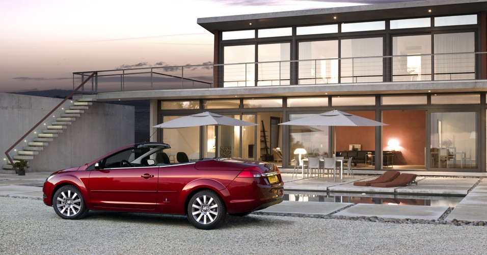 Ze złozożonym dachem kufer mieści 248 l bagażu