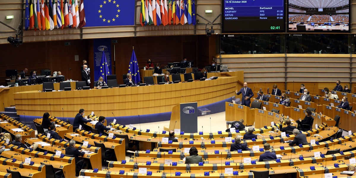 Parlament Europejski za przyjęciem zasady wiążącej praworządność z pieniędzmi unijnymi