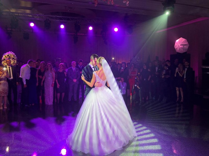 Dragana Džajić i Miloš Ivanović na venčanju i njihov prvi ples
