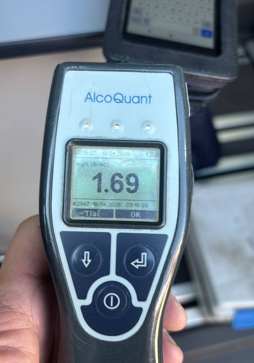 Policajná hliadka odhalila v Košiciach muža na kolobežke pod vplyvom alkoholu.