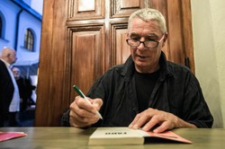 "Przewóz" Stasiuka. To "antywestern" o duchach