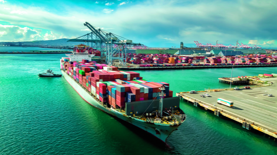 Wielkich kontenerowców wpływa teraz mniej do portów w Europie. To przekłada się na liczbę zleceń w transporcie drogowym i kolejowym.