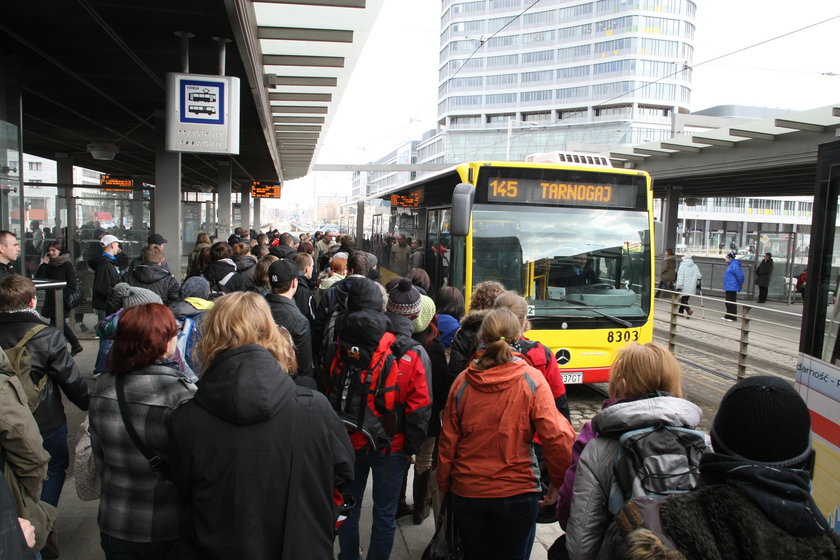 Zamach w autobusie miejskim we Wrocławiu