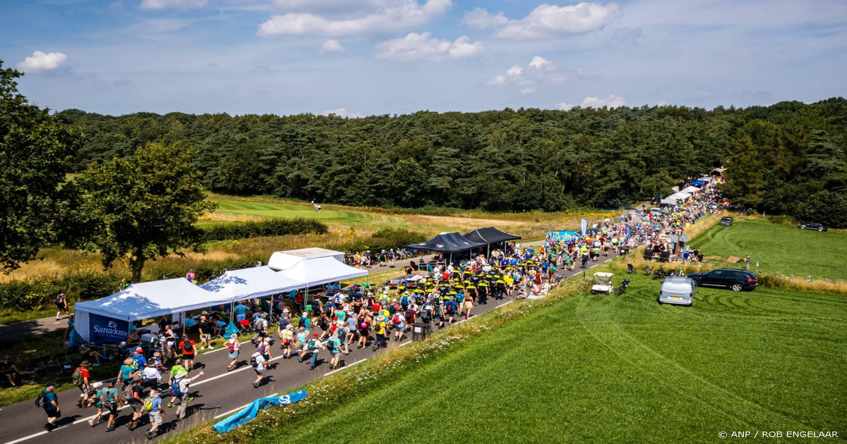 Rode-Kruis-waarschuwt-Vierdaagse-lopers-voor-regen-woensdag